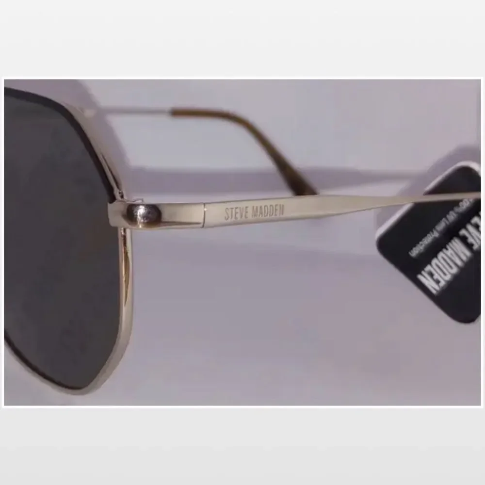 New Steve Madden Sunglasses Logo Printed Mirrored Aviators Black Gold NWT - Picture 9 of 16